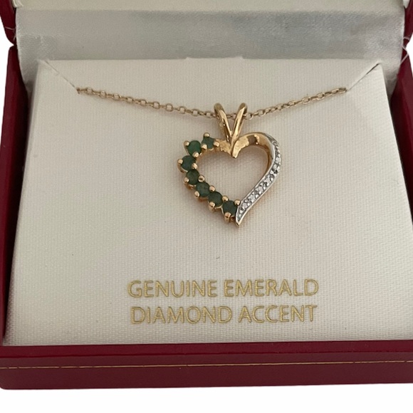 18KT Gold Genuine Emerald Diamond Heart Necklace - Picture 3 of 9